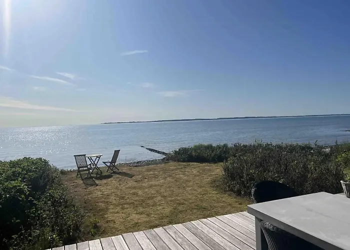 Beachfront Summerhouse With Amazing View And Peace Hesselager