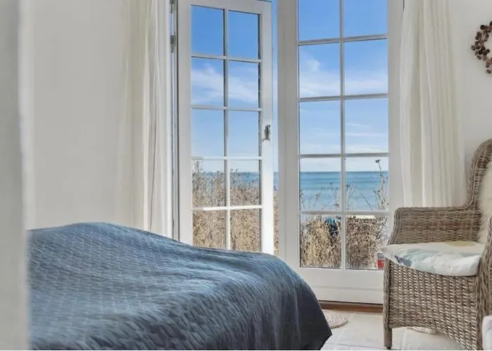 Vakantiehuis Beachfront Summerhouse With Amazing View And Peace Hesselager