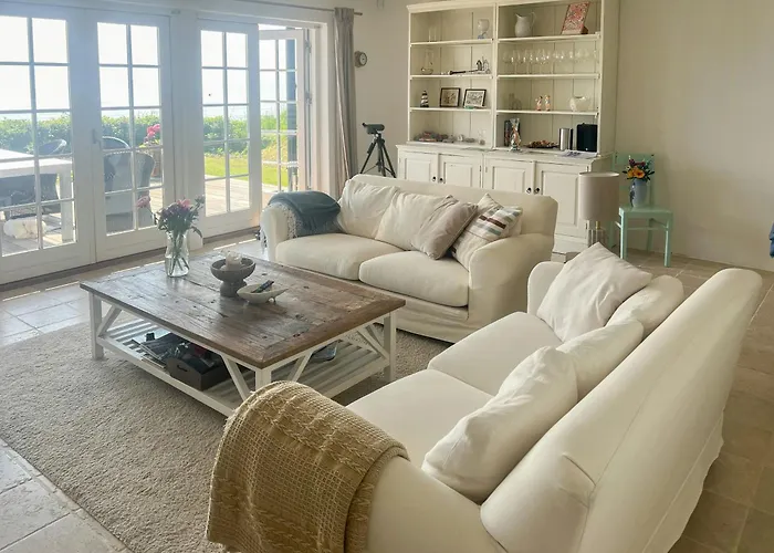 Vakantiehuis Beachfront Summerhouse With Amazing View And Peace *