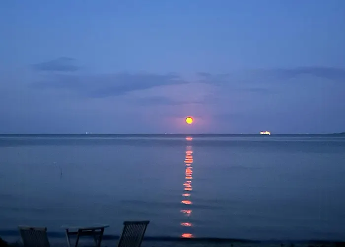 Vakantiehuis Beachfront Summerhouse With Amazing View And Peace